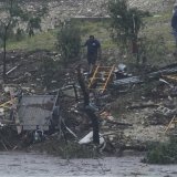 Le fleuve Guadalupe a débordé et semé la désolation, vendredi à Kerrville, Texas. KEYSTONE/AP/Eric Gay